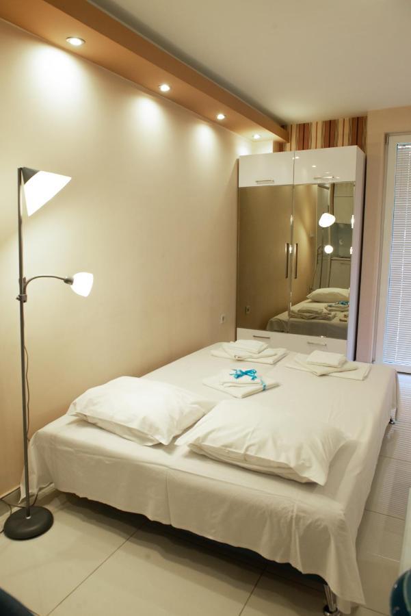 Turist Apartment Ni Esterno foto