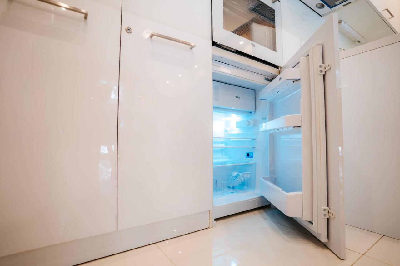 Turist Apartment Ni Esterno foto