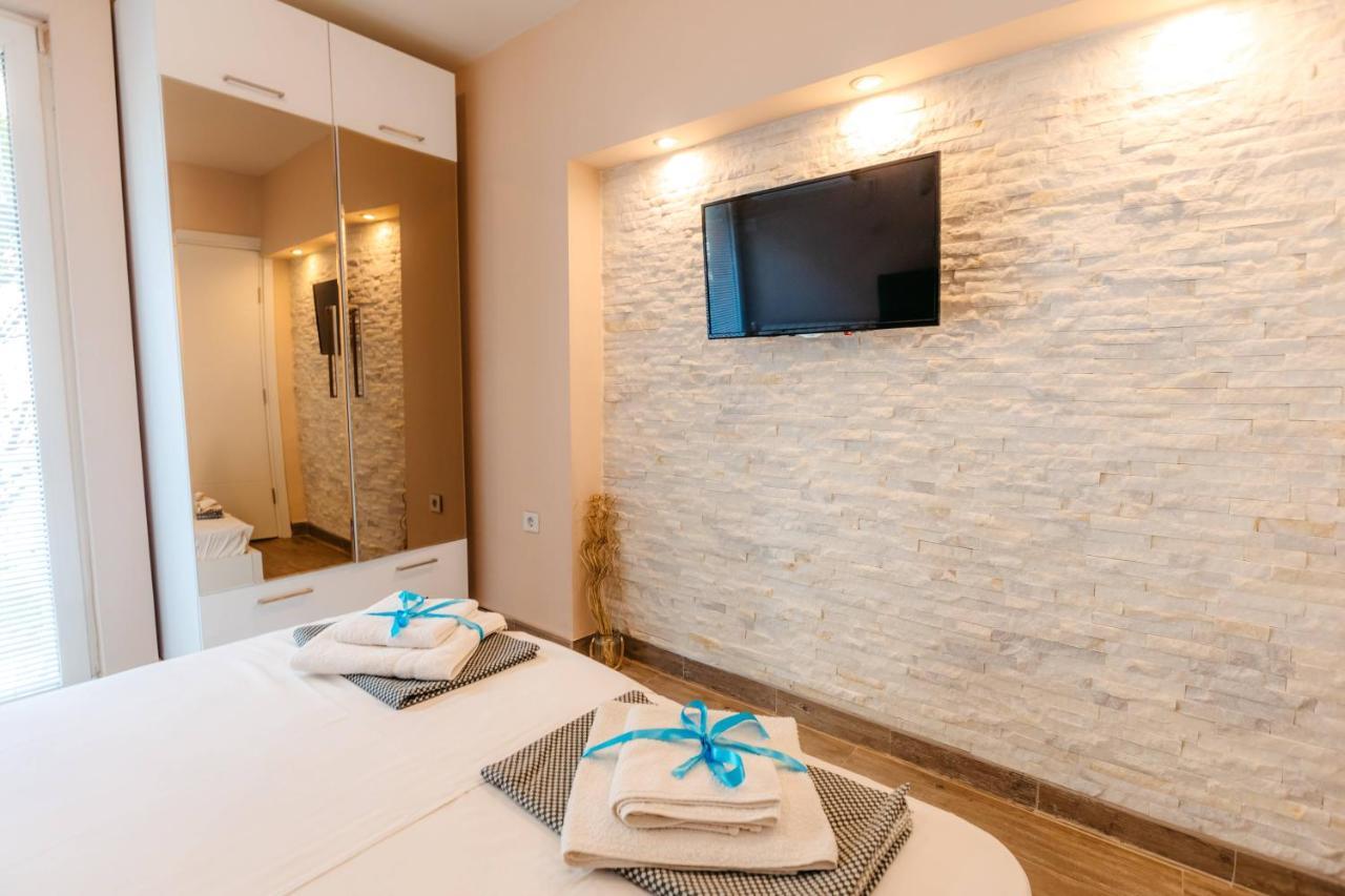 Turist Apartment Ni Esterno foto